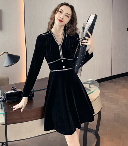Women's Fashion Vintage Velvet Dress Image 3