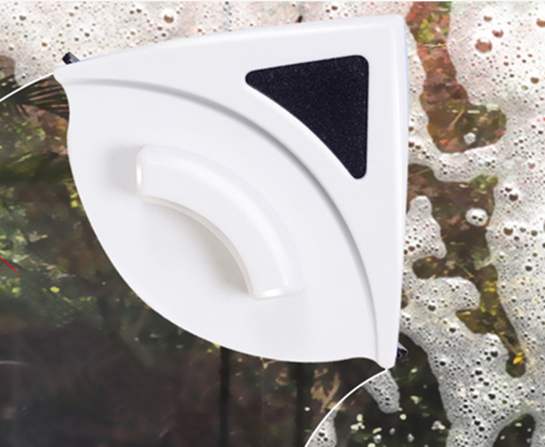 Magnetic Window Cleaner Image 2