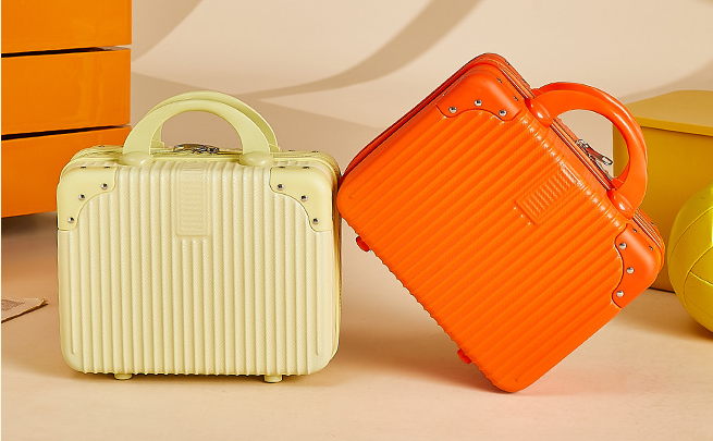 Makeup Case Image 3