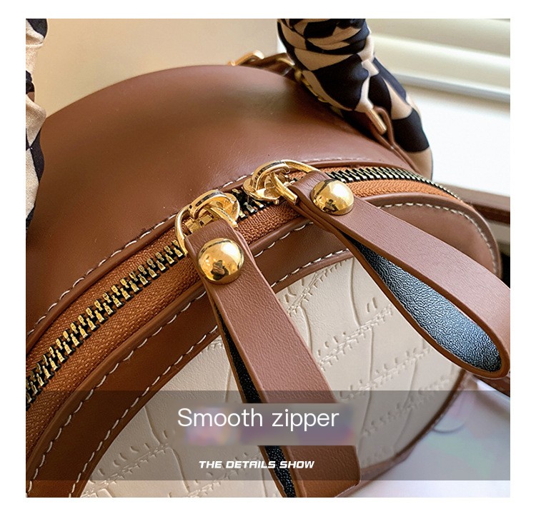 Crocodile Pattern Shoulder Bag 4