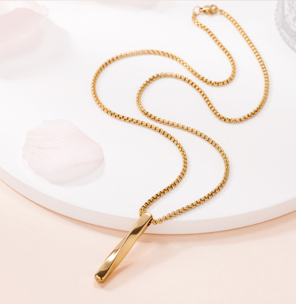Stylish Pendant Necklace