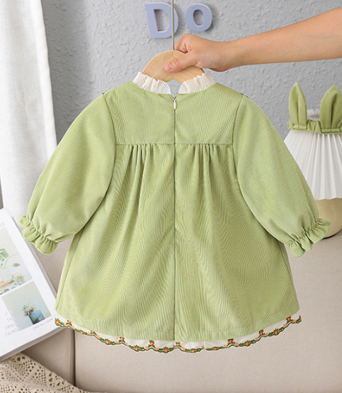 Fresh green children's long-sleeved plush dress (one piece)