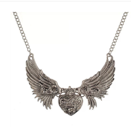 Heart Wings Short Necklace Gold