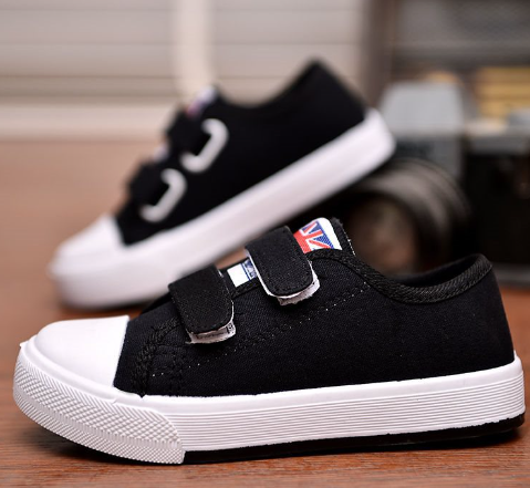 Children's Canvas Shoes Image 1