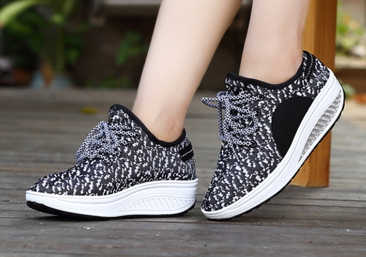 Women's Casual Shoes Image 2