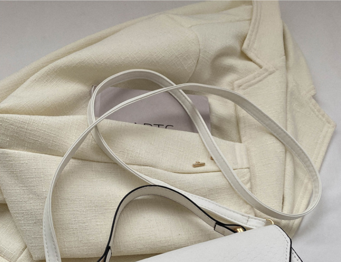 Stylish Crossbody Bag Details