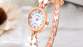 189 Women's Quartz Bracelet Watch - Featured Image