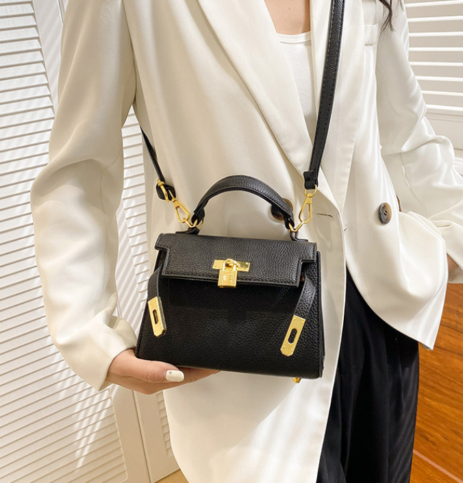 Stylish Single-Shoulder Platinum Bag Image 1