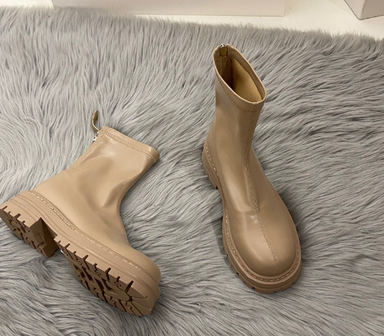 Coturno Tratorado Fechado Versatile Image 2