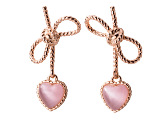 Brinco Coquette Earrings - Close Up