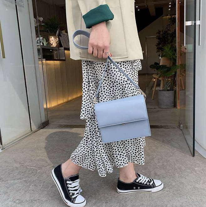 Small square bag in yellow