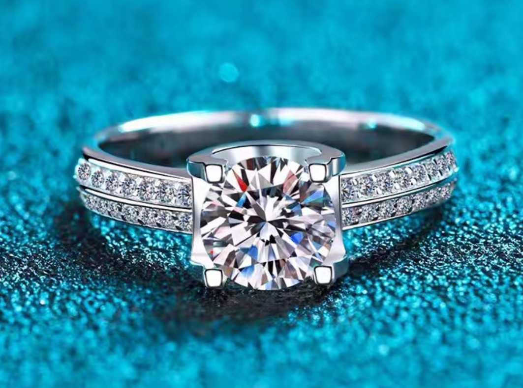 Elegant Design of Diamond Ring