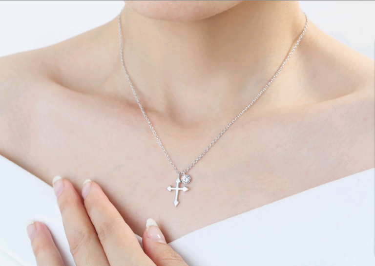 Chic Cross Necklace
