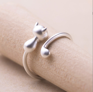 Stylish Cat Ring on Display