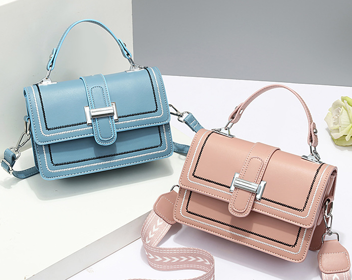 shoulder bag image 2