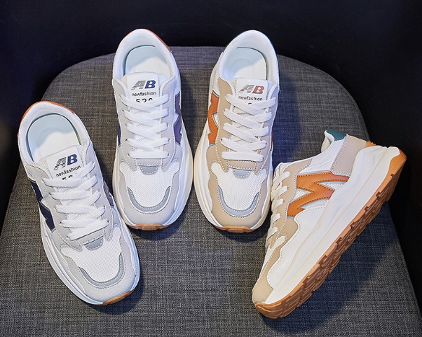 Women's Sports Shoes