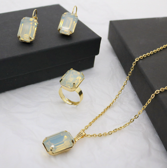 Bridal Jewelry Set Image 5