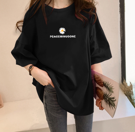 Stylish Model Wearing Charming Daisy T-Shirt