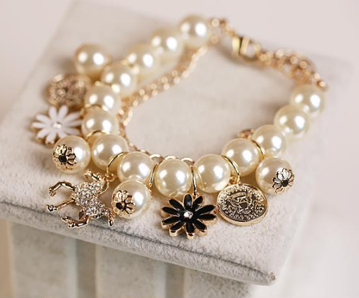 Pearl Flower Bracelet in Gold