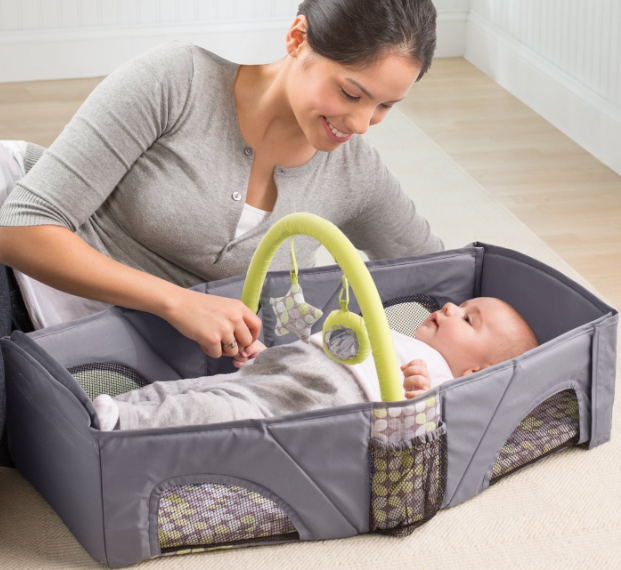 Foldable Baby Crib Image 1