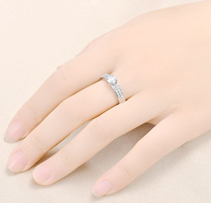 2020 Classic Women's Ring - Image 4