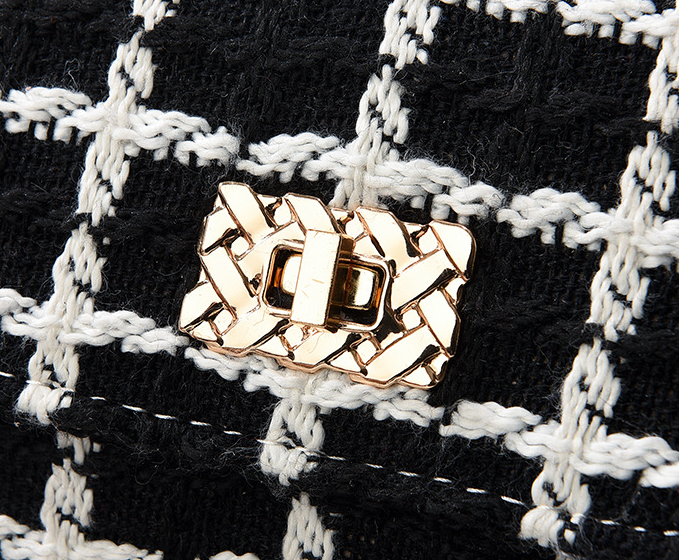 Chic Sequin Shoulder Bag Detail 2