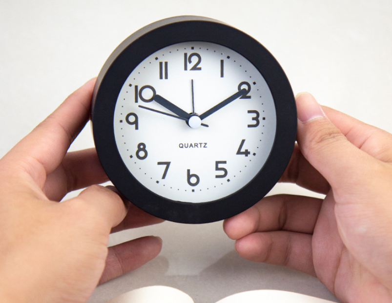 Reloj despertador digital de pantalla grande con termómetro y medidor de humedad interior
