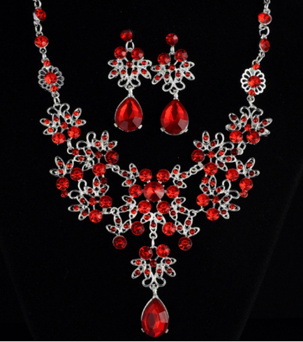 Butterfly Necklace Set Image 4