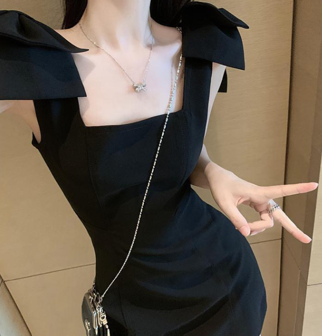 Bow Tie Back Dress Image 5