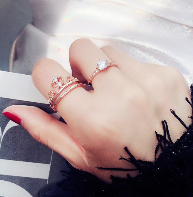 Crown Ring Details