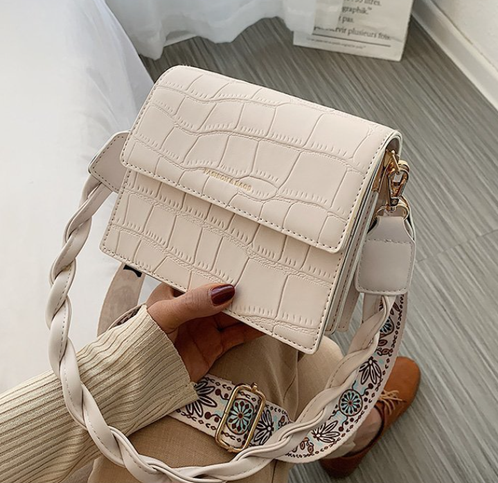 Chic small crossbody bag image 6