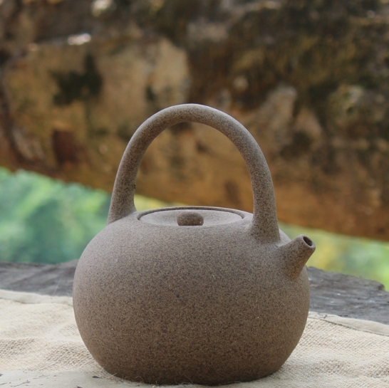 Elegant teapot design