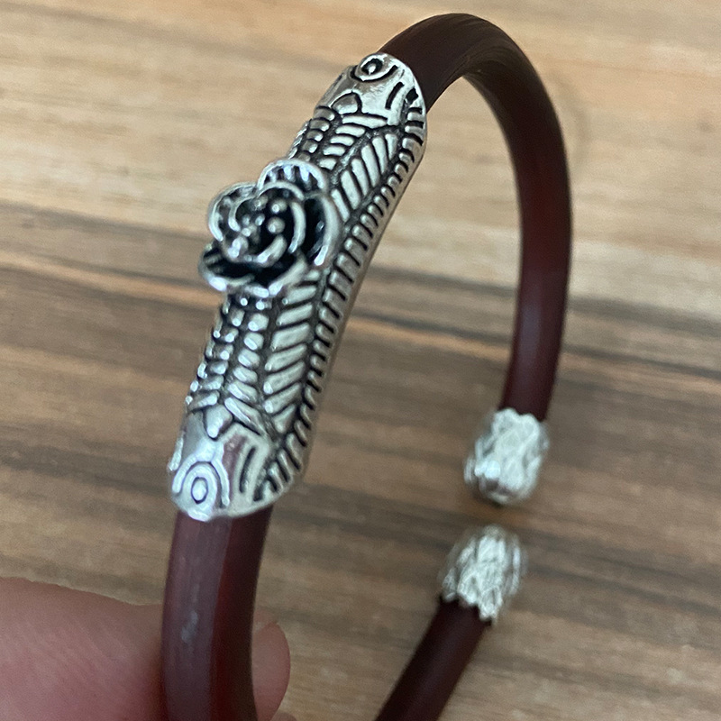 Tibetan Ancient Style Spatholobus Bracelet Image 1