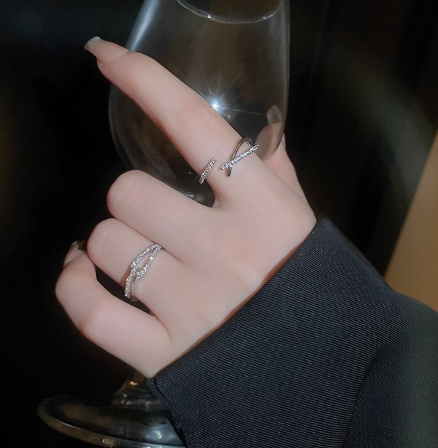 Geometric Cross Ring