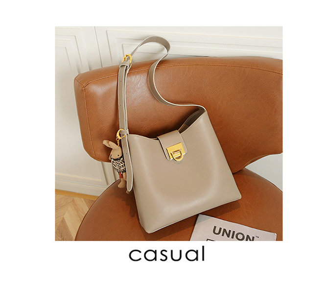 Irregular Three-Dimensional Small Square Bag - Image 1