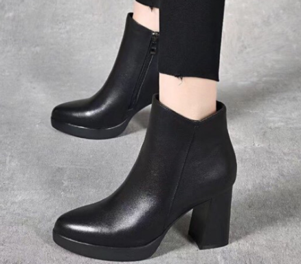 Women's Short Boots Image 3