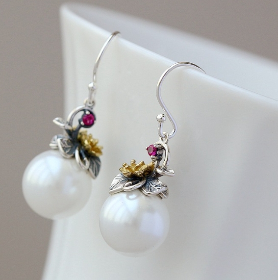 Earring Image 1