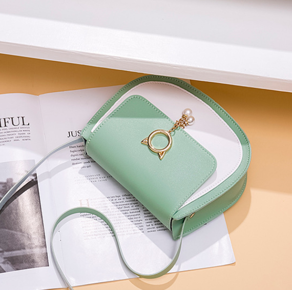 Hobo Saddle Bag Side View