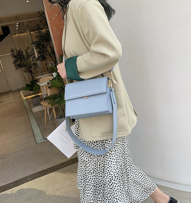 Small square bag in blue