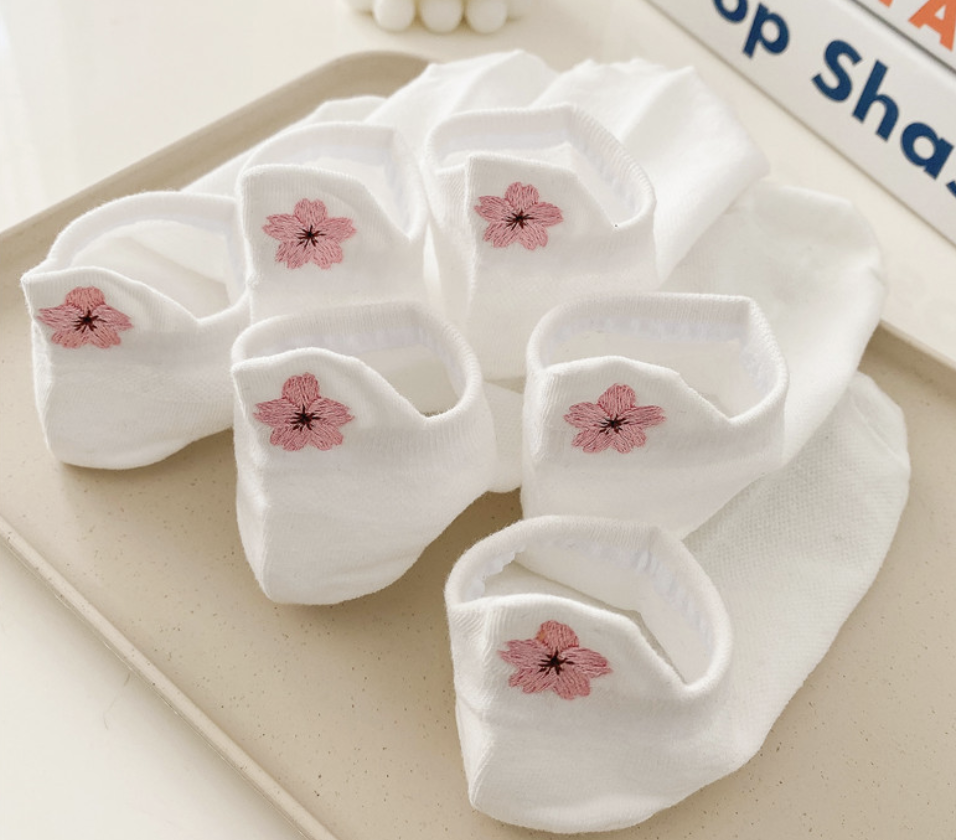 Ladies Socks Shallow Mouth Embroidered Cotton Socks