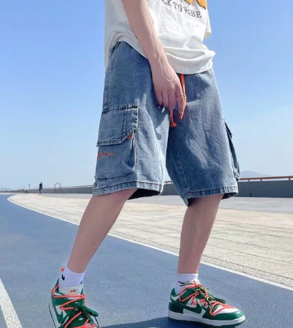 Men's Loose Fit Denim Shorts Image 7