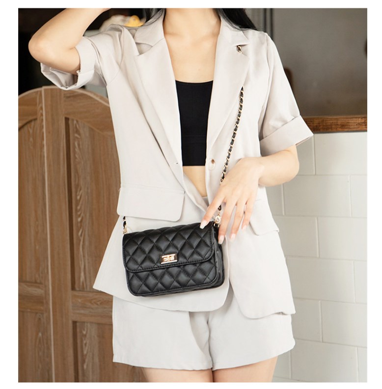 Chic Caviar Bag - Red