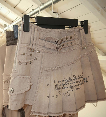 Stylish Denim Skirt Features