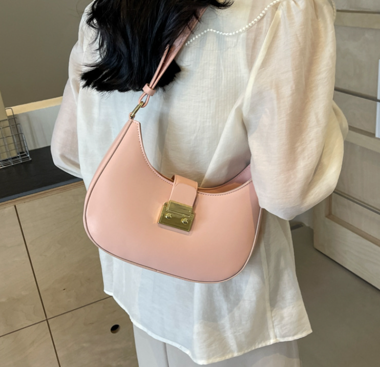 Chic Shoulder Bag - Image 2
