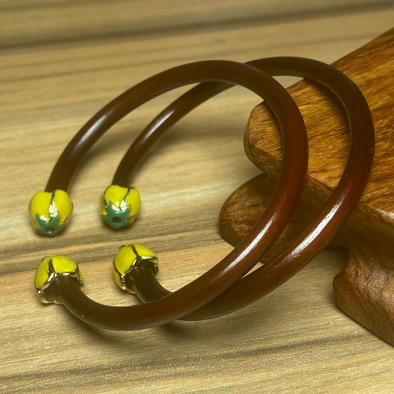 Tibetan Ancient Style Spatholobus Bracelet Image 2
