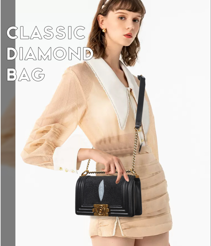 Chain Bag Red