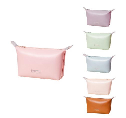 Dumpling Shape Cosmetic Bag in Use