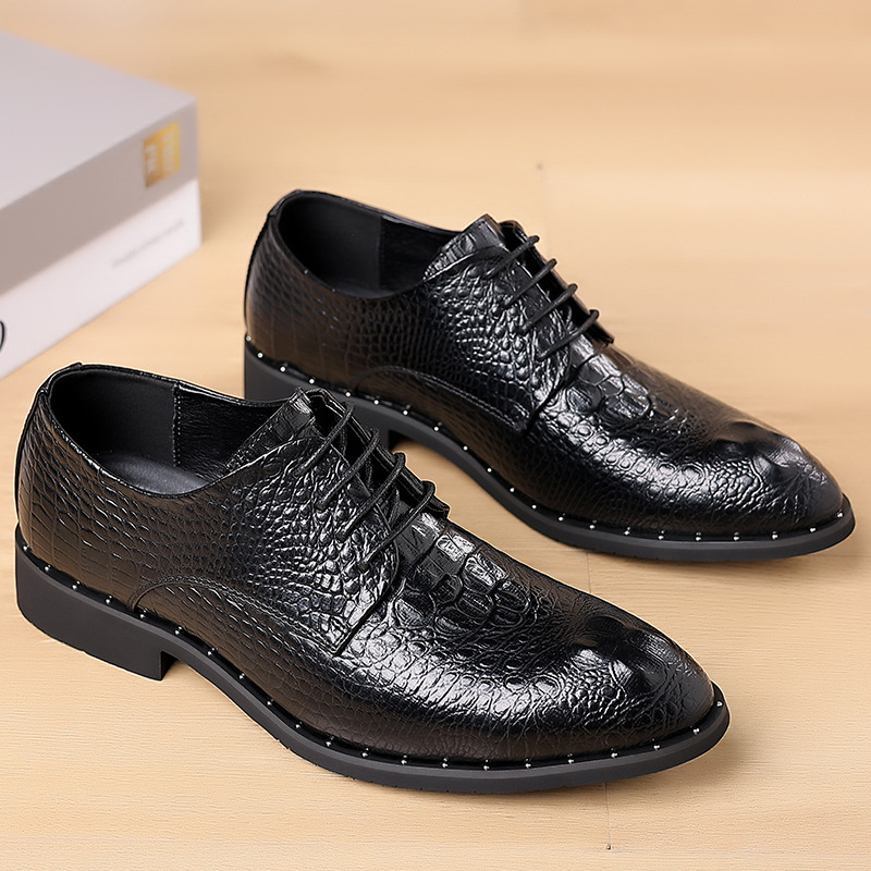 Men's Crocodile Pattern Dress Shoes - Side View