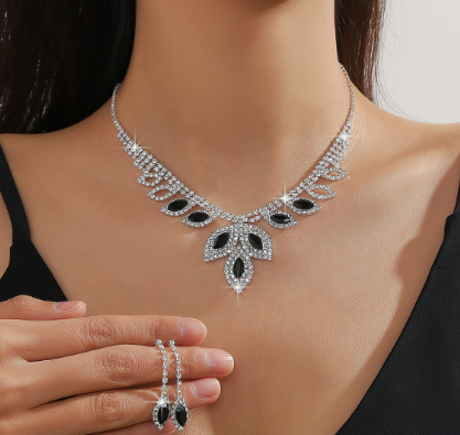 Bridal Jewelry Set Image 1