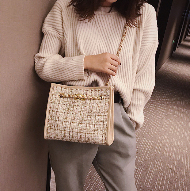Ueb Fashionable Small Bag Image 1